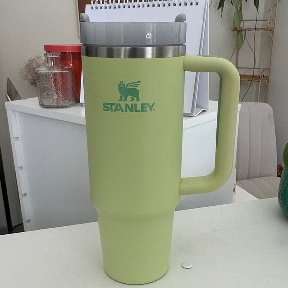 40oz Stanley Water Bottle - Picture 1 of 4